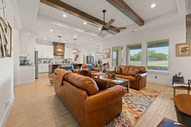 6065 Bella Terra Lane, Godley, TX 76044