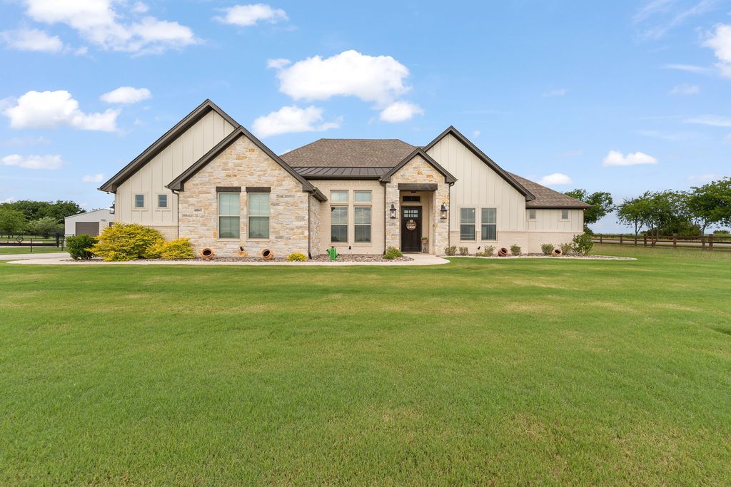 6065 Bella Terra Lane, Godley, TX 76044