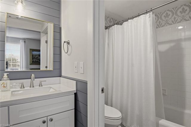 315 N Spruce Street 304, Winston-salem, NC 27101