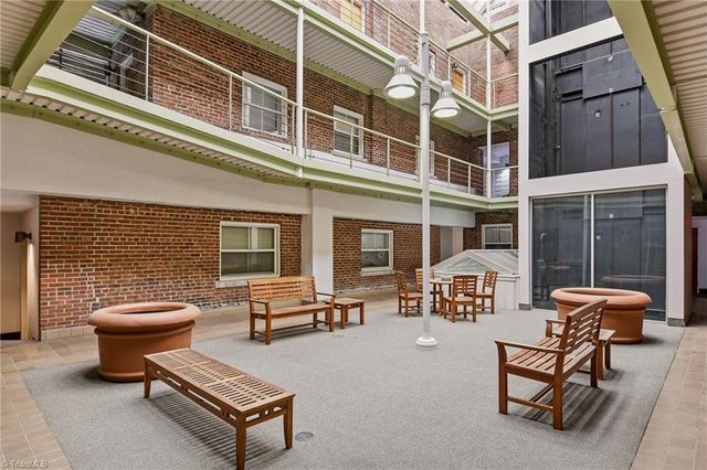 315 N Spruce Street 304, Winston-salem, NC 27101