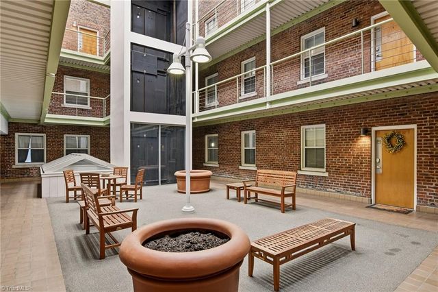 315 N Spruce Street 304, Winston-salem, NC 27101