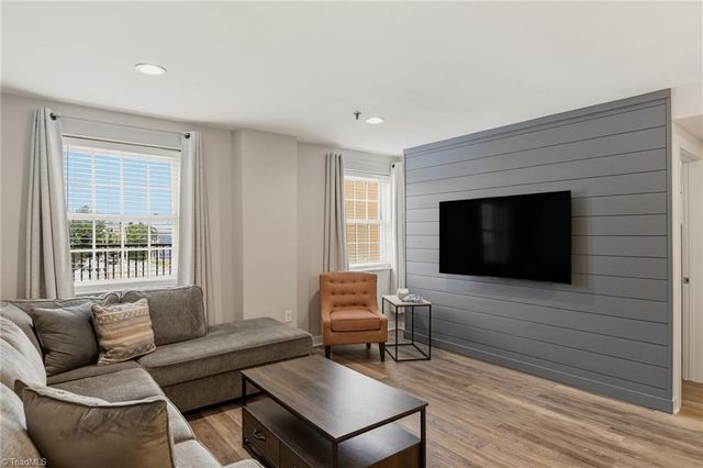 315 N Spruce Street 304, Winston-salem, NC 27101
