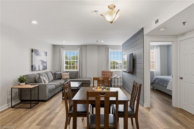 315 N Spruce Street 304, Winston-salem, NC 27101