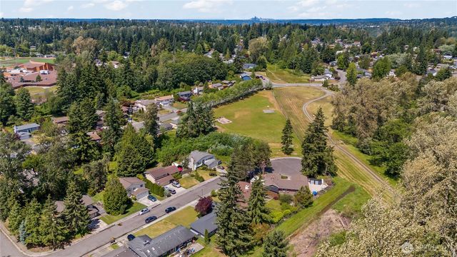 16516 133rd Place SE, Renton, WA 98058