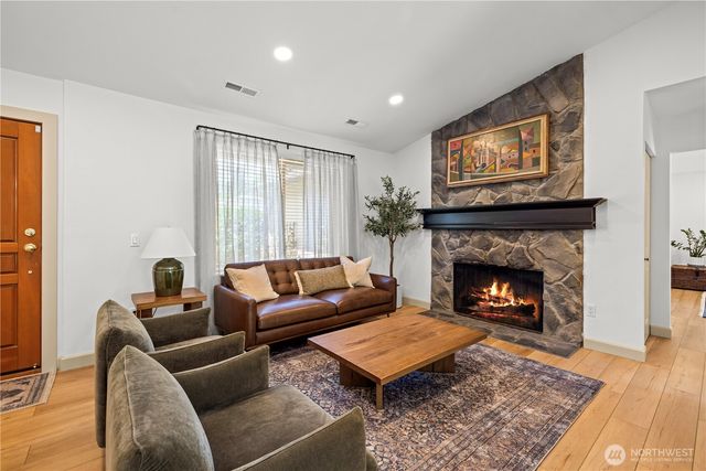 16516 133rd Place SE, Renton, WA 98058