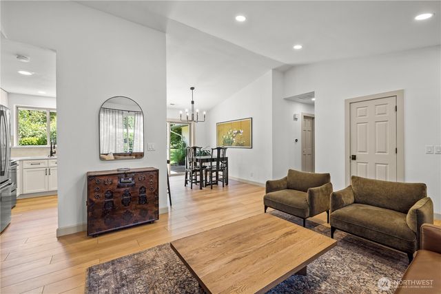 16516 133rd Place SE, Renton, WA 98058