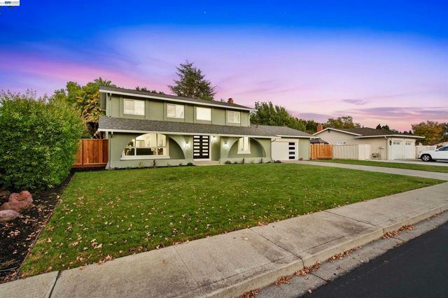 92 Dubost Ct, Danville, CA 94526