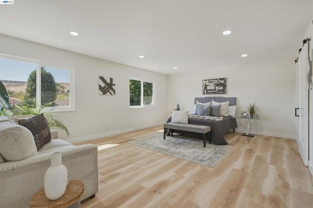 92 Dubost Ct, Danville, CA 94526