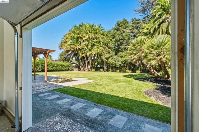 92 Dubost Ct, Danville, CA 94526