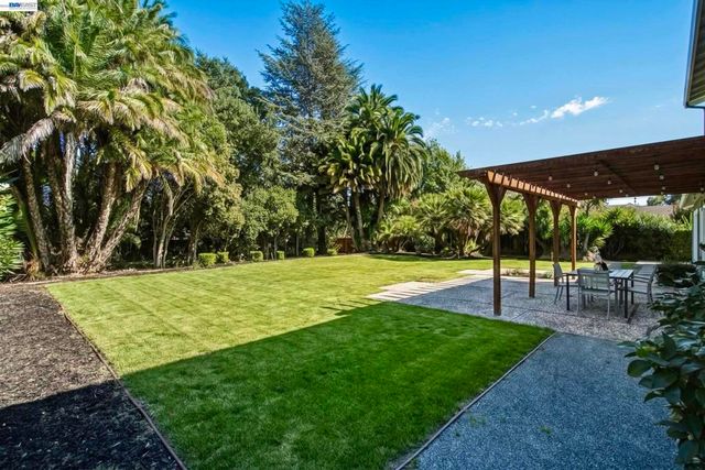 92 Dubost Ct, Danville, CA 94526