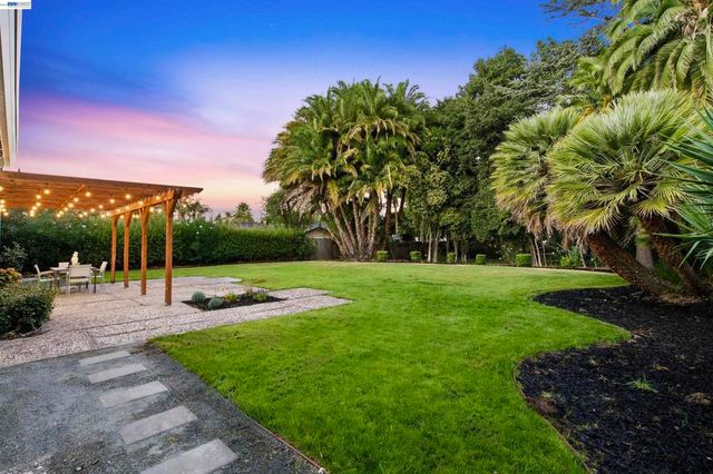 92 Dubost Ct, Danville, CA 94526