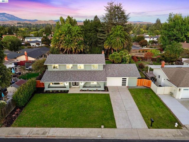 92 Dubost Ct, Danville, CA 94526