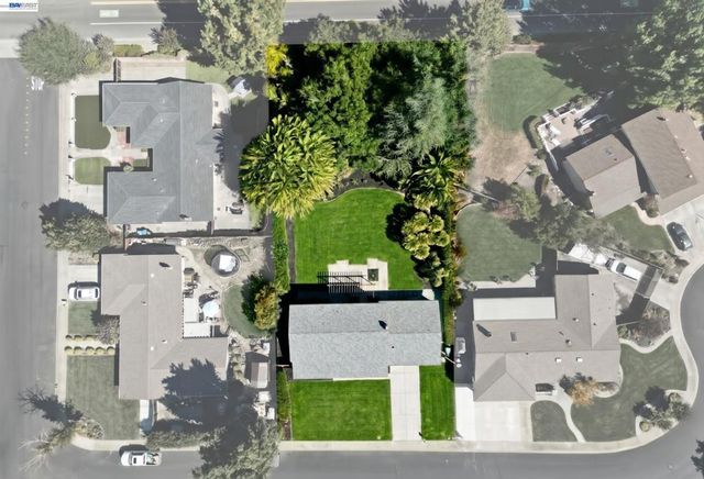92 Dubost Ct, Danville, CA 94526