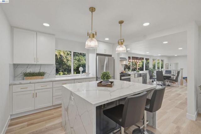 92 Dubost Ct, Danville, CA 94526