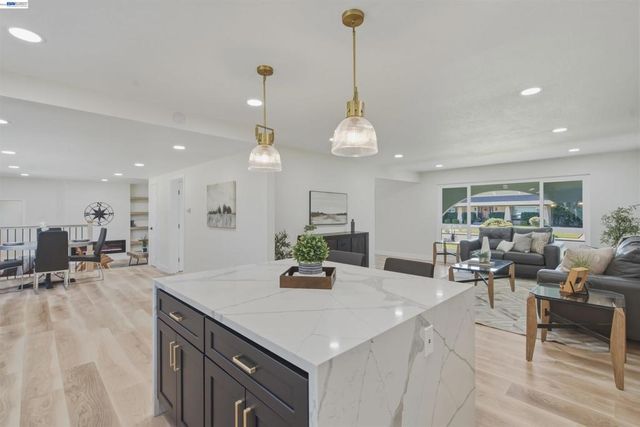 92 Dubost Ct, Danville, CA 94526