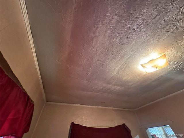 5042 Pennsylvania Street, Detroit, MI 48213