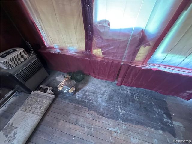 5042 Pennsylvania Street, Detroit, MI 48213