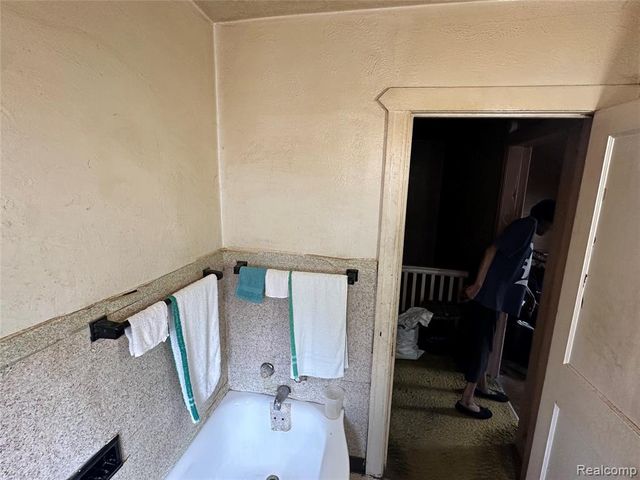 5042 Pennsylvania Street, Detroit, MI 48213