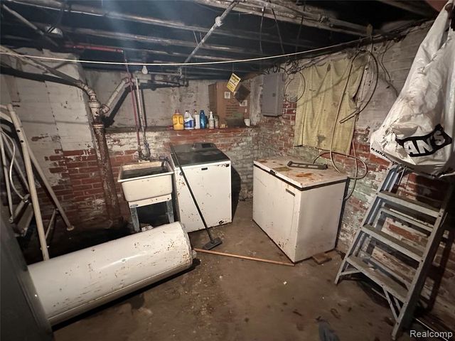 5042 Pennsylvania Street, Detroit, MI 48213
