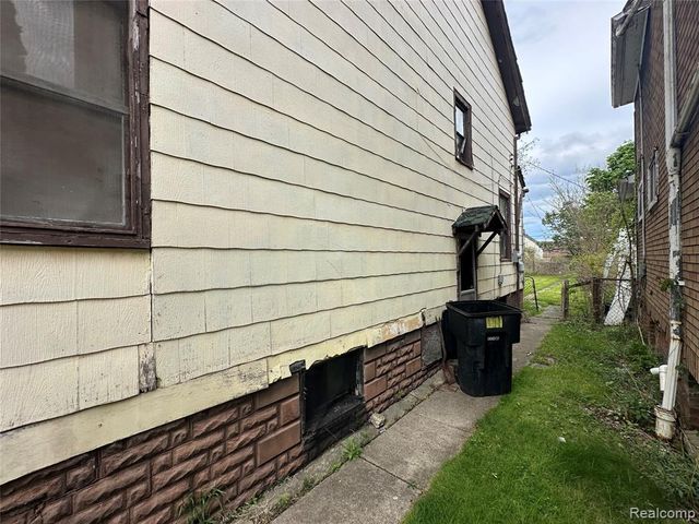 5042 Pennsylvania Street, Detroit, MI 48213