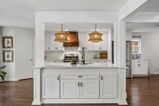 9927 Edgecove Drive, Dallas, TX 75238