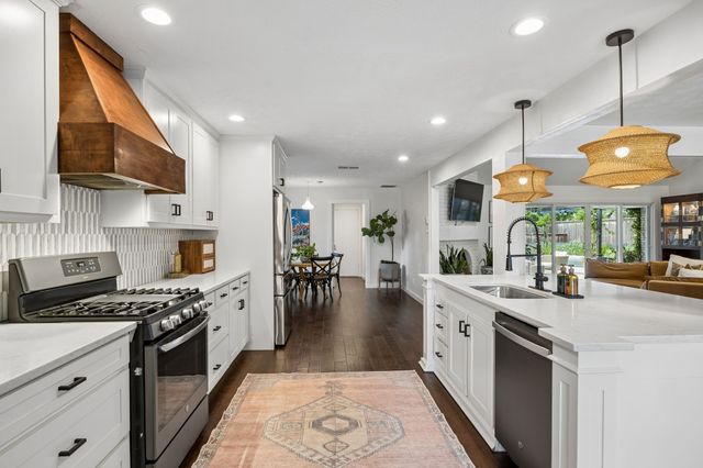 9927 Edgecove Drive, Dallas, TX 75238