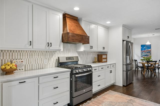9927 Edgecove Drive, Dallas, TX 75238