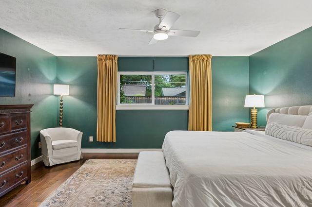 9927 Edgecove Drive, Dallas, TX 75238