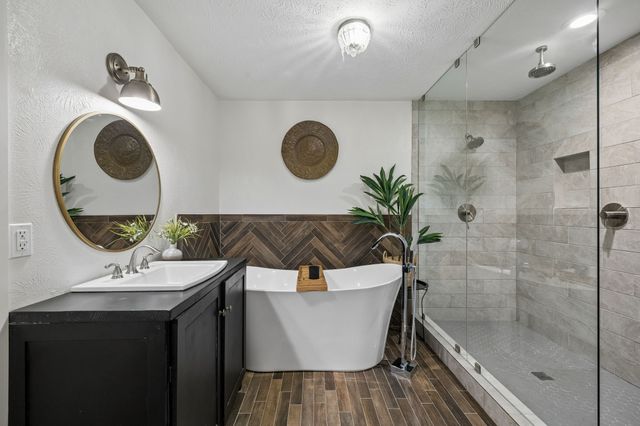 9927 Edgecove Drive, Dallas, TX 75238