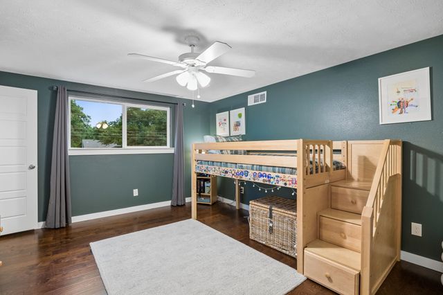 9927 Edgecove Drive, Dallas, TX 75238