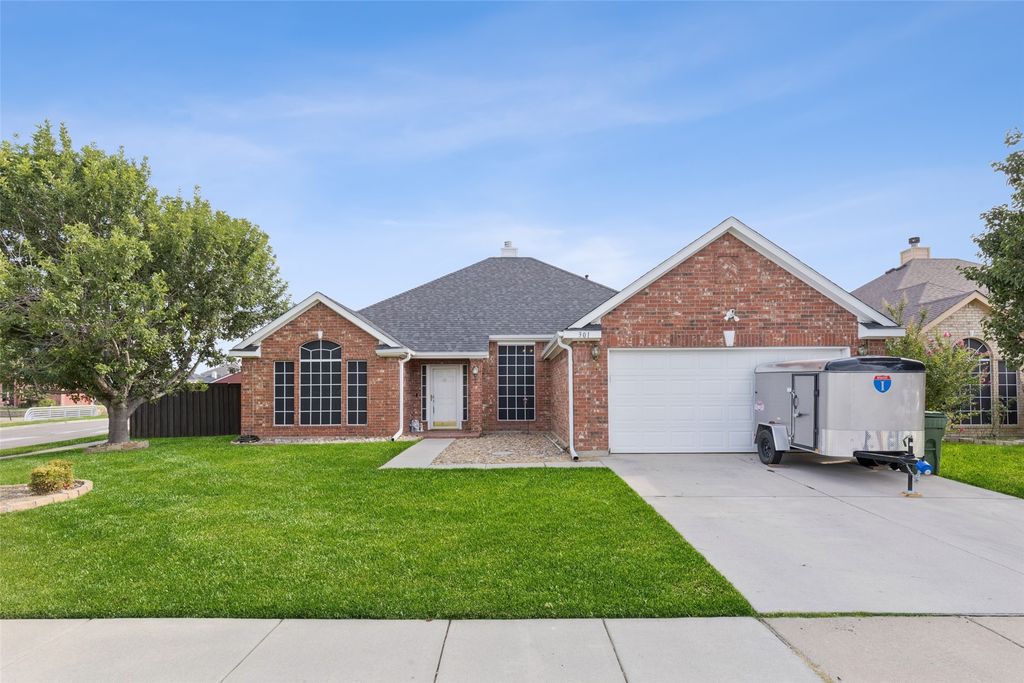 301 Hudson Falls Drive, Arlington, TX 76002