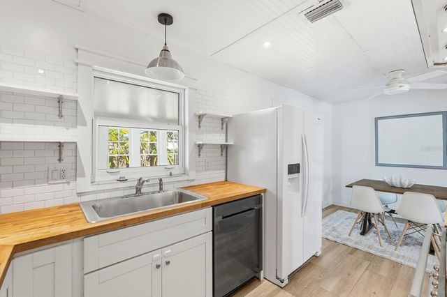 25 DOLPHIN AVENUE, Ormond Beach, FL 32176