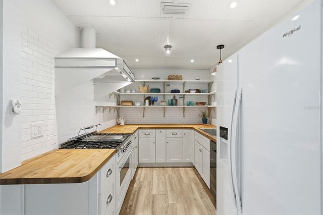 25 DOLPHIN AVENUE, Ormond Beach, FL 32176