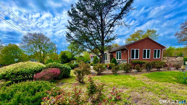 22 Larkspur Drive, Trumbull, CT 06611