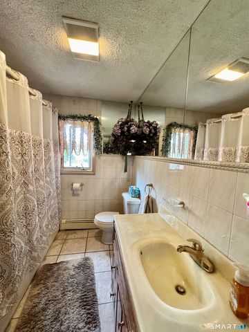 22 Larkspur Drive, Trumbull, CT 06611
