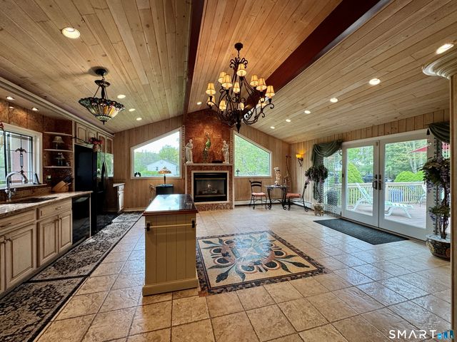22 Larkspur Drive, Trumbull, CT 06611