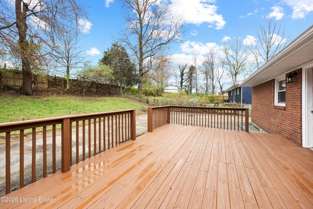 4915 Manslick Rd, Louisville, KY 40216