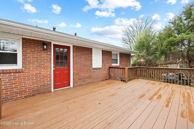 4915 Manslick Rd, Louisville, KY 40216