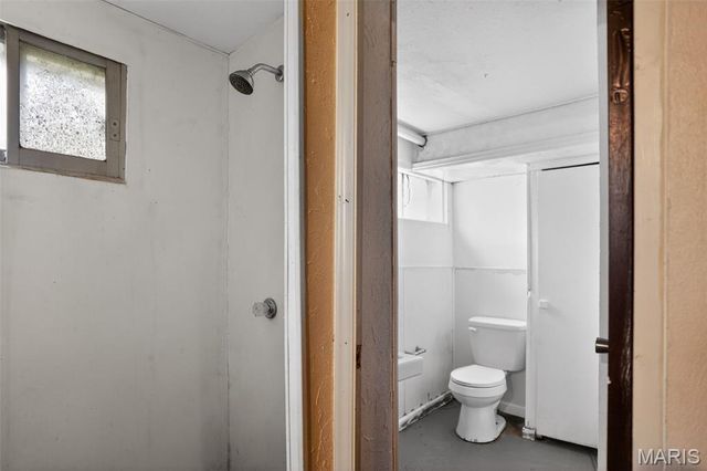 10185 Green Valley Drive, St Louis, MO 63136