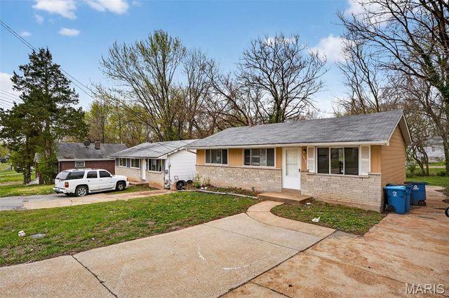 10185 Green Valley Drive, St Louis, MO 63136