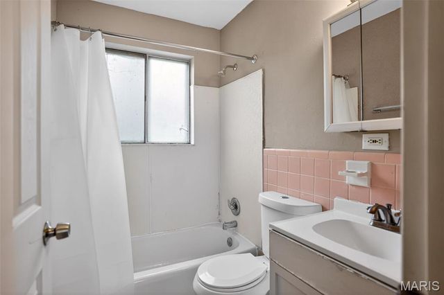 10185 Green Valley Drive, St Louis, MO 63136