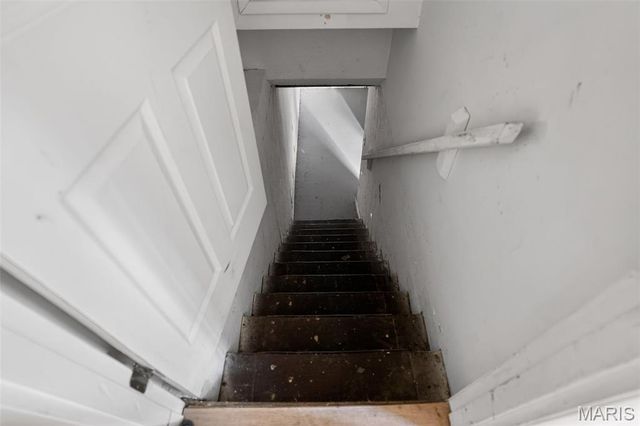 10185 Green Valley Drive, St Louis, MO 63136