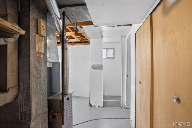 10185 Green Valley Drive, St Louis, MO 63136