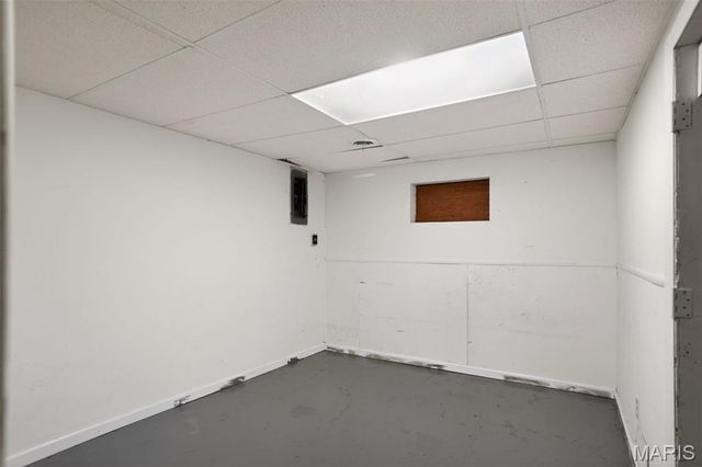 10185 Green Valley Drive, St Louis, MO 63136