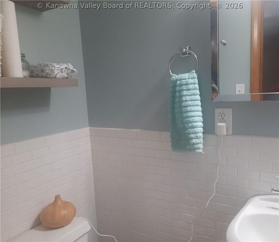 415 Skyline Drive, Charleston, WV 25302