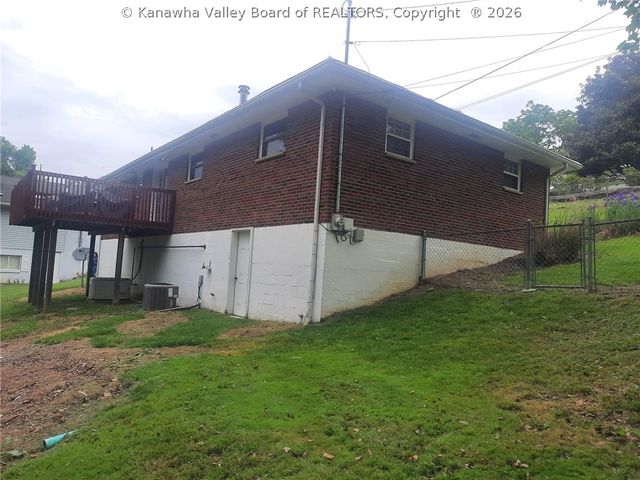 415 Skyline Drive, Charleston, WV 25302