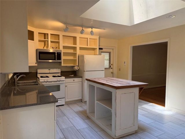4690 Huntley Drive, Atlanta, GA 30342