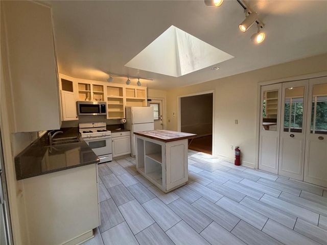 4690 Huntley Drive, Atlanta, GA 30342