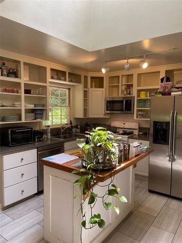 4690 Huntley Drive, Atlanta, GA 30342