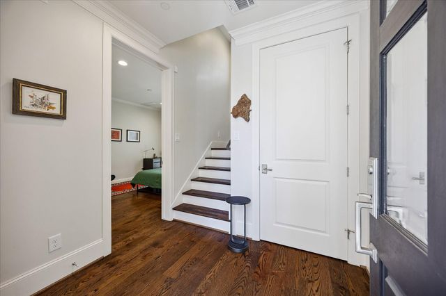 3928 W Main Street, Houston, TX 77027